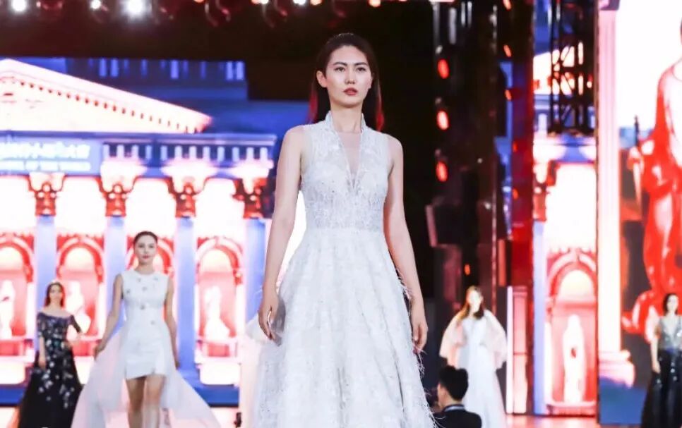 “电梯门”后向妻子转238亿！胜宏科技，又给所有老板上了一课